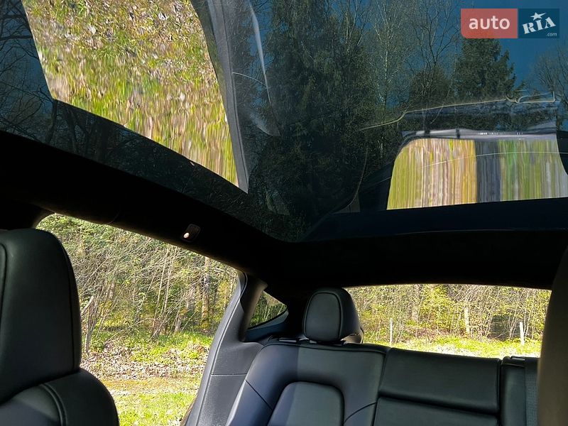 Позашляховик / Кросовер Tesla Model Y 2023 в Долині