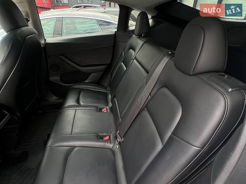 Внедорожник / Кроссовер Tesla Model Y 2021 в Черновцах