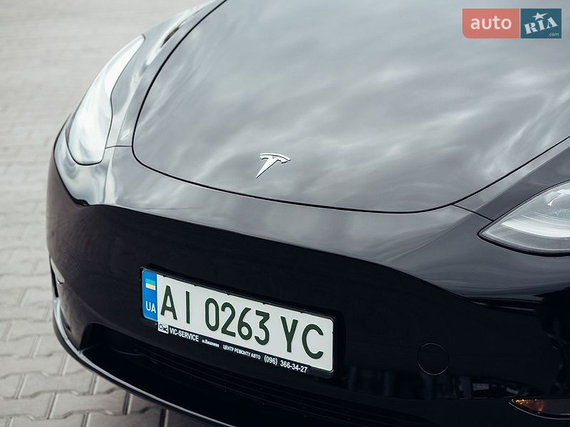 Внедорожник / Кроссовер Tesla Model Y 2023 в Вишневом