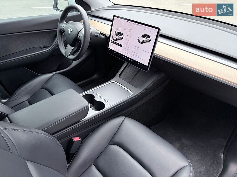 Внедорожник / Кроссовер Tesla Model Y 2021 в Киеве