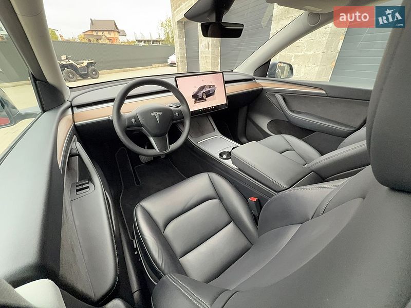 Внедорожник / Кроссовер Tesla Model Y 2024 в Львове