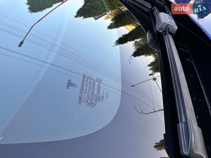 Внедорожник / Кроссовер Tesla Model Y 2022 в Киеве