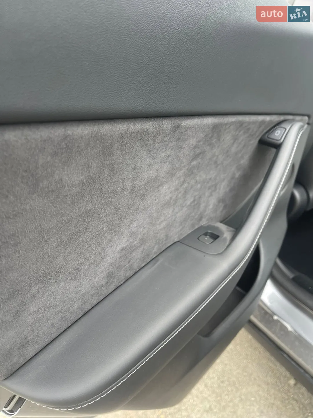 2024 Tesla Model Y - мініатюра 8