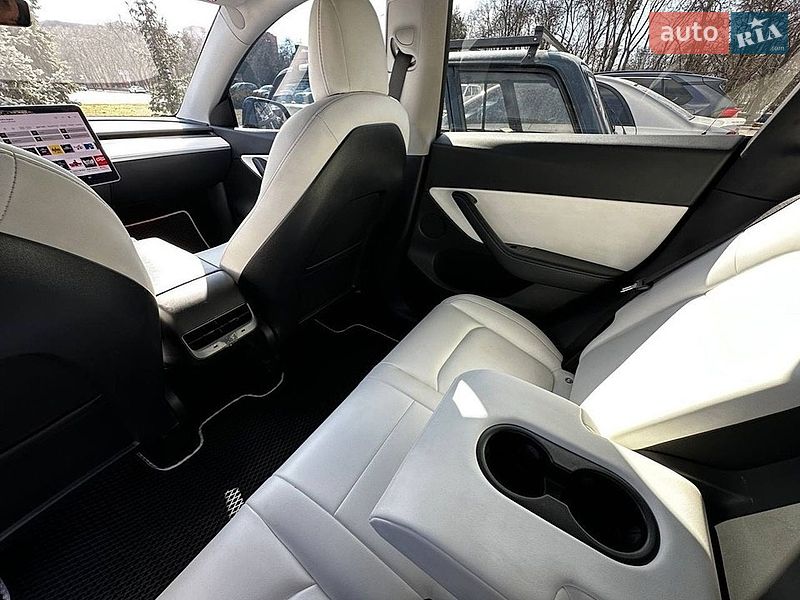 Внедорожник / Кроссовер Tesla Model Y 2021 в Львове