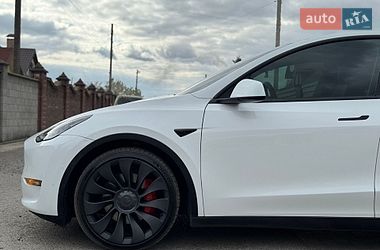 Внедорожник / Кроссовер Tesla Model Y 2022 в Киеве