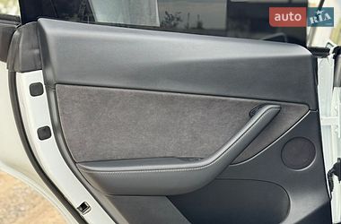 Внедорожник / Кроссовер Tesla Model Y 2022 в Киеве