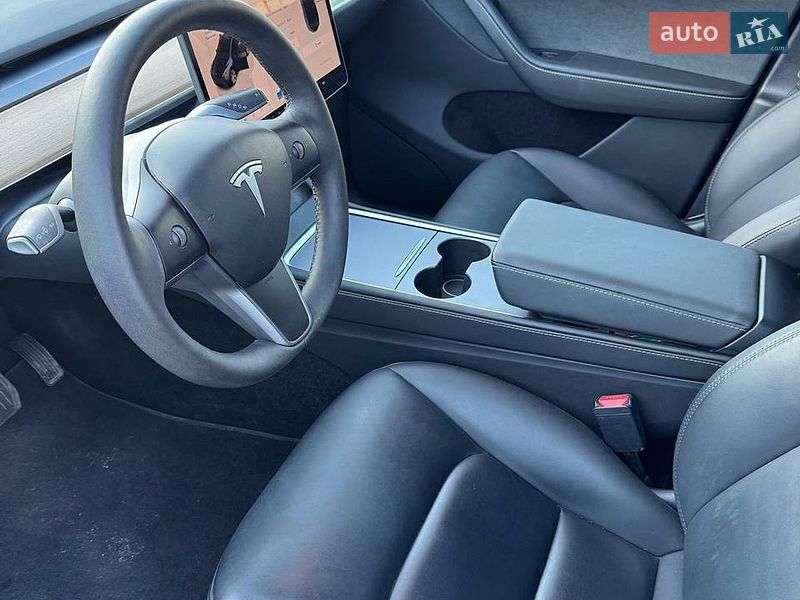 Позашляховик / Кросовер Tesla Model Y 2024 в Києві