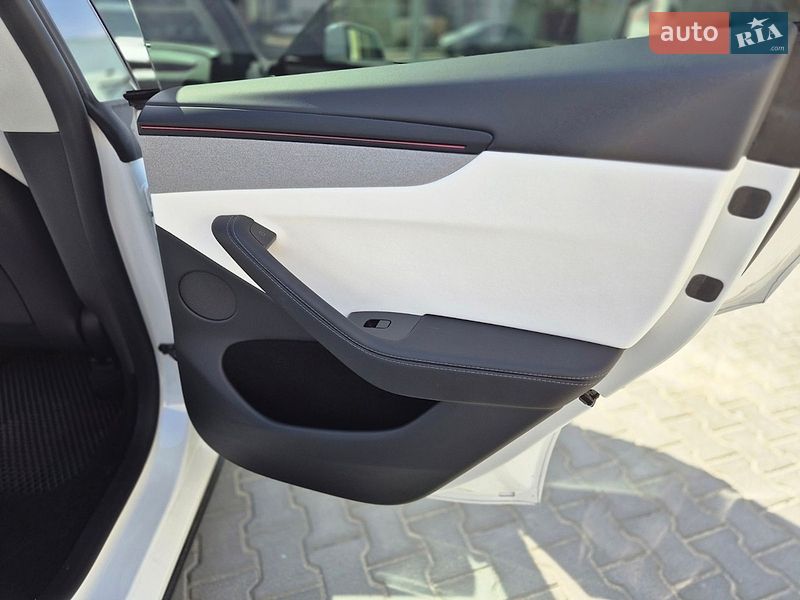 Внедорожник / Кроссовер Tesla Model Y 2025 в Виннице
