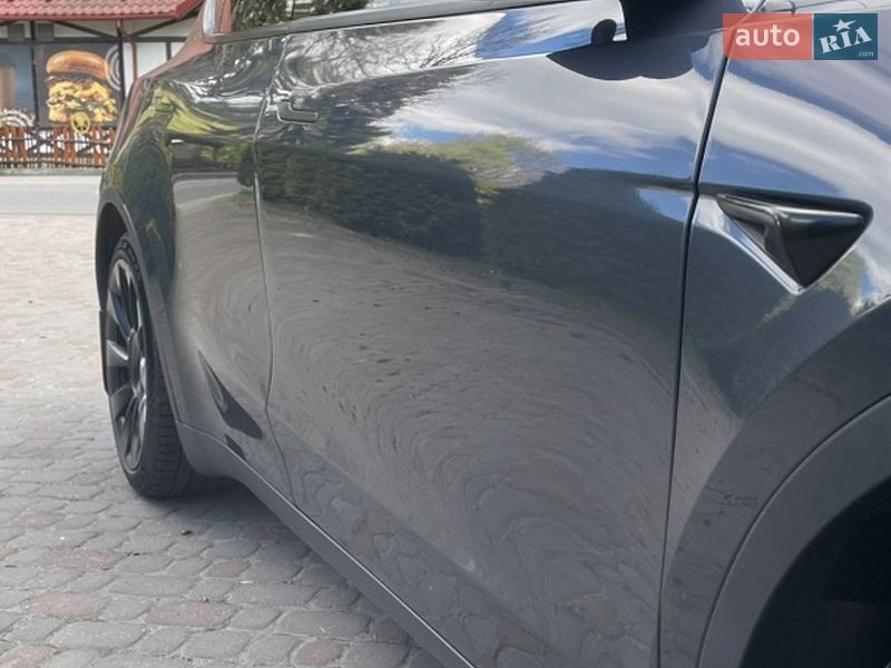 Внедорожник / Кроссовер Tesla Model Y 2023 в Дрогобыче