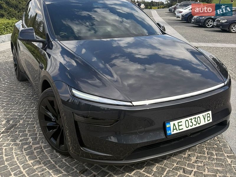 Внедорожник / Кроссовер Tesla Model Y 2025 в Днепре