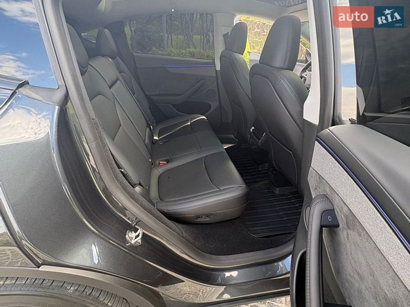 Внедорожник / Кроссовер Tesla Model Y 2025 в Днепре
