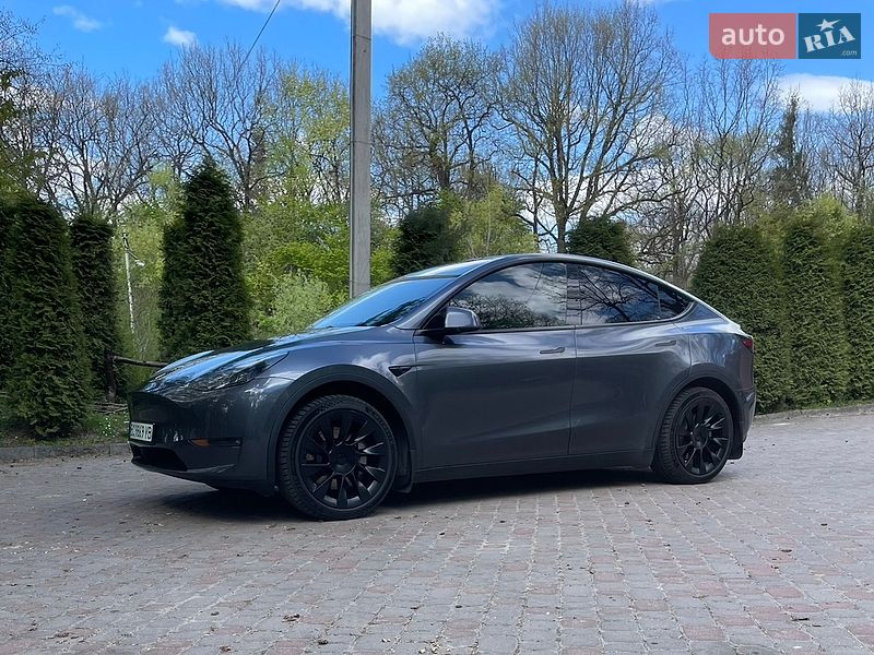 Tesla Model Y 2023