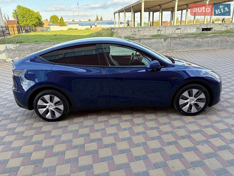 Позашляховик / Кросовер Tesla Model Y 2023 в Гайсину