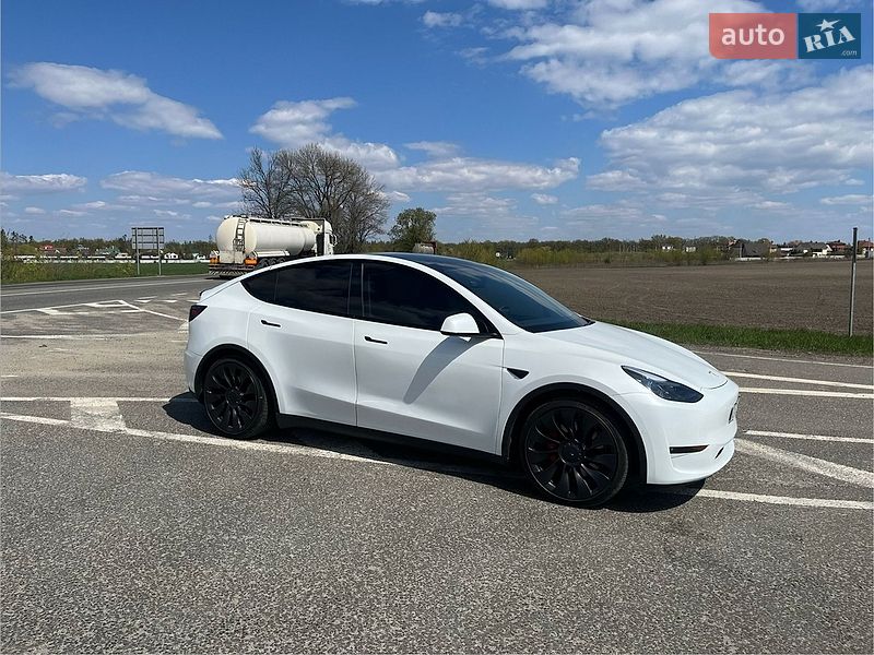 Внедорожник / Кроссовер Tesla Model Y 2022 в Черкассах