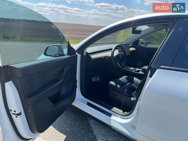 Внедорожник / Кроссовер Tesla Model Y 2022 в Черкассах