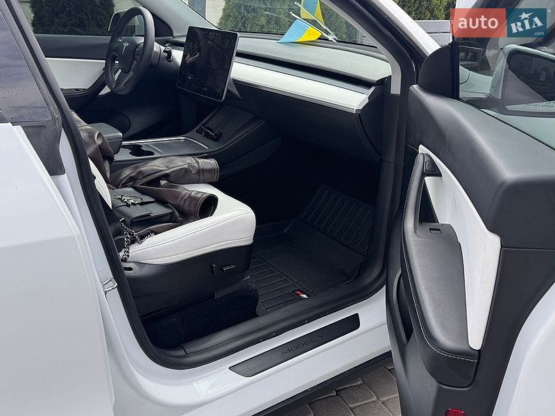 Позашляховик / Кросовер Tesla Model Y 2021 в Харкові фото 11 Позашляховик / Кросовер Tesla Model Y 2021 в Харкові
