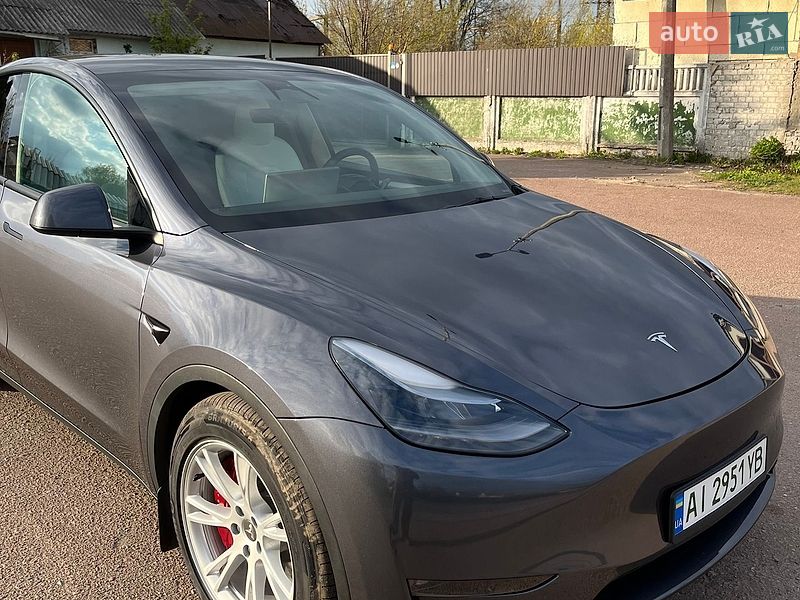 Внедорожник / Кроссовер Tesla Model Y 2023 в Чернигове