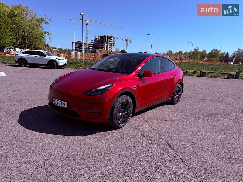 Tesla Model Y 2023