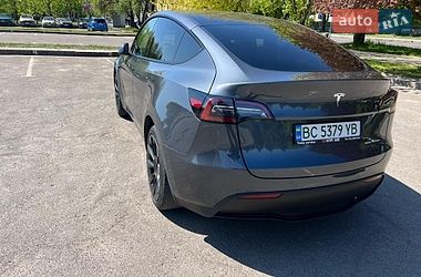 Позашляховик / Кросовер Tesla Model Y 2022 в Львові