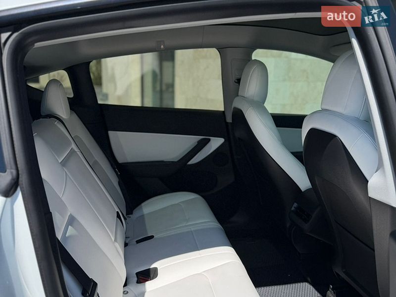 Внедорожник / Кроссовер Tesla Model Y 2022 в Львове