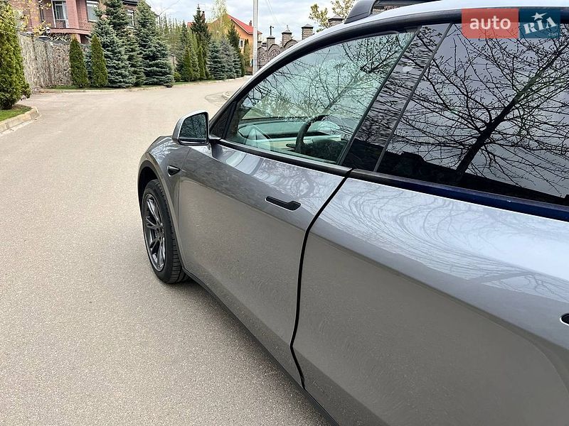 Внедорожник / Кроссовер Tesla Model Y 2025 в Киеве