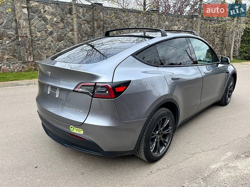 Внедорожник / Кроссовер Tesla Model Y 2025 в Киеве