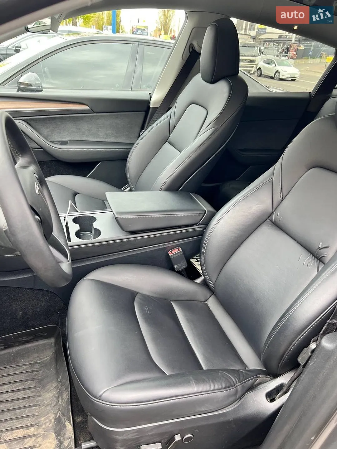 2025 Tesla Model Y - мініатюра 14