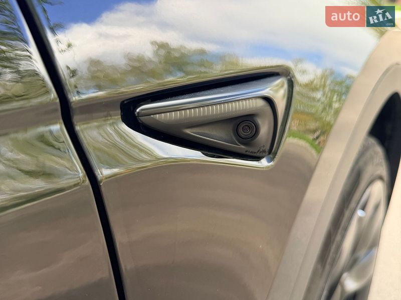 Внедорожник / Кроссовер Tesla Model Y 2022 в Житомире