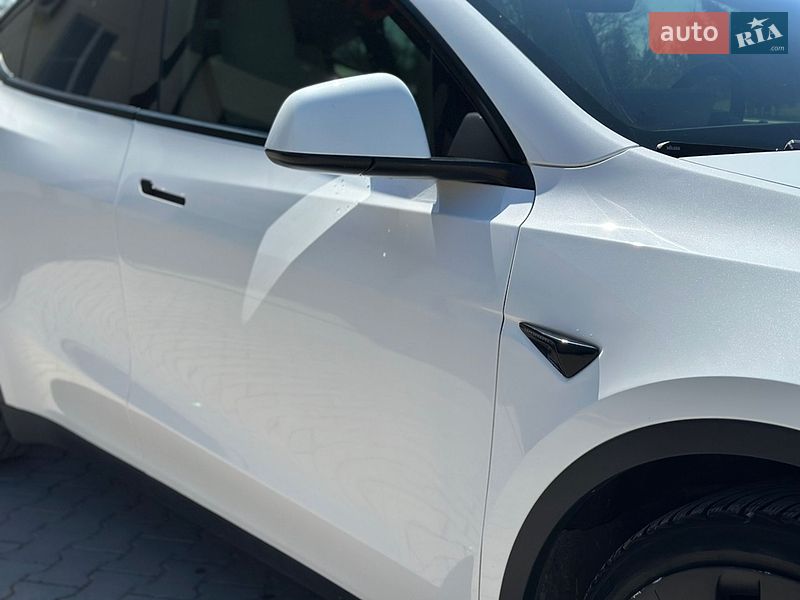 Внедорожник / Кроссовер Tesla Model Y 2021 в Тернополе