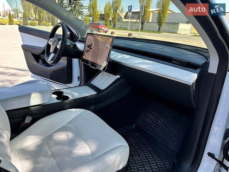 Внедорожник / Кроссовер Tesla Model Y 2021 в Тернополе