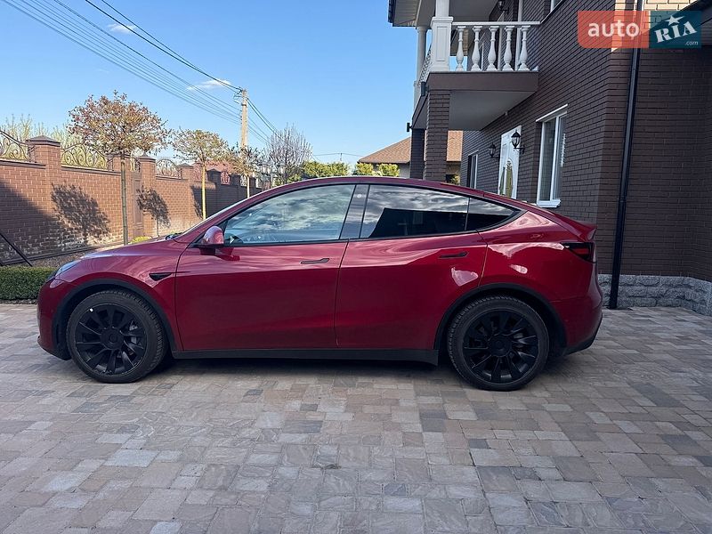 Внедорожник / Кроссовер Tesla Model Y 2022 в Киеве