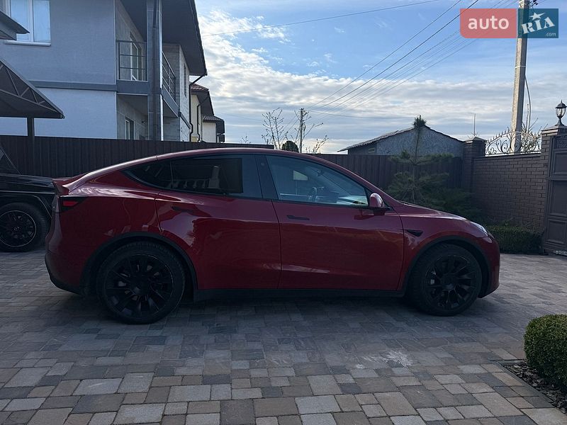 Внедорожник / Кроссовер Tesla Model Y 2022 в Киеве