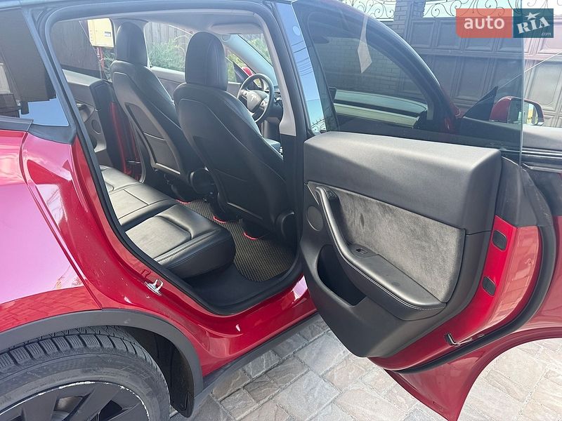 Внедорожник / Кроссовер Tesla Model Y 2022 в Киеве