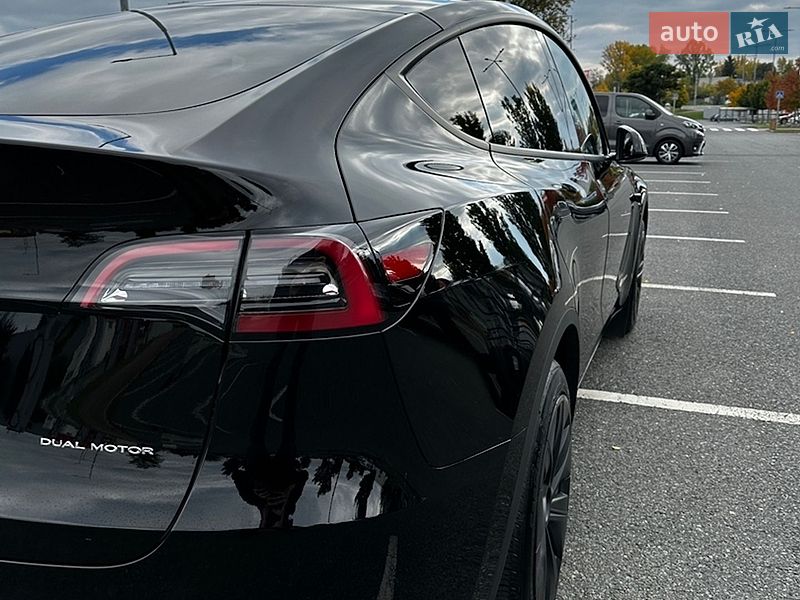 Внедорожник / Кроссовер Tesla Model Y 2024 в Киеве