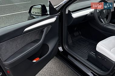 Внедорожник / Кроссовер Tesla Model Y 2024 в Киеве