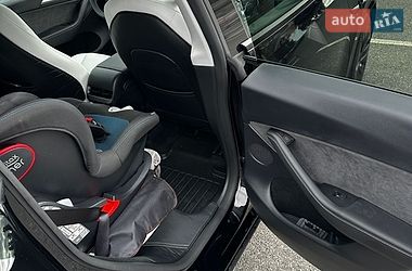 Внедорожник / Кроссовер Tesla Model Y 2024 в Киеве