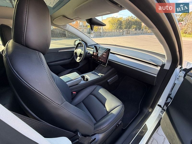 Внедорожник / Кроссовер Tesla Model Y 2023 в Львове