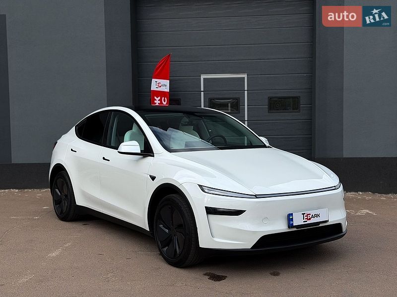 Внедорожник / Кроссовер Tesla Model Y 2025 в Киеве