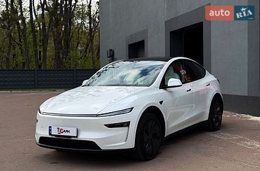 Внедорожник / Кроссовер Tesla Model Y 2025 в Киеве