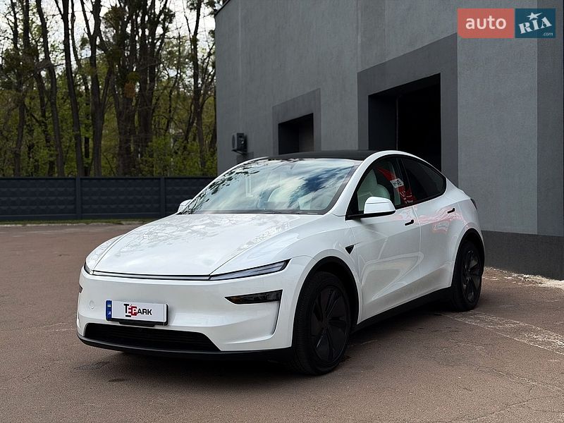 Внедорожник / Кроссовер Tesla Model Y 2025 в Киеве