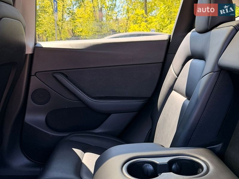Позашляховик / Кросовер Tesla Model Y 2020 в Кременчуці