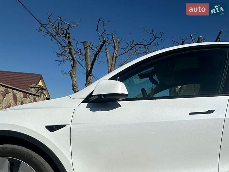 Внедорожник / Кроссовер Tesla Model Y 2023 в Тернополе