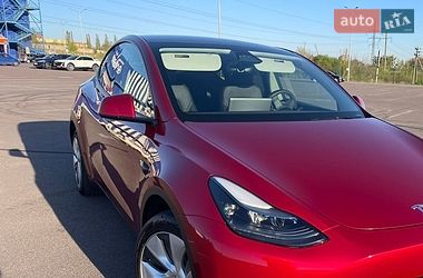 Позашляховик / Кросовер Tesla Model Y 2024 в Рівному фото 6 Позашляховик / Кросовер Tesla Model Y 2024 в Рівному