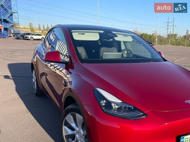 Позашляховик / Кросовер Tesla Model Y 2024 в Рівному фото 6 Позашляховик / Кросовер Tesla Model Y 2024 в Рівному