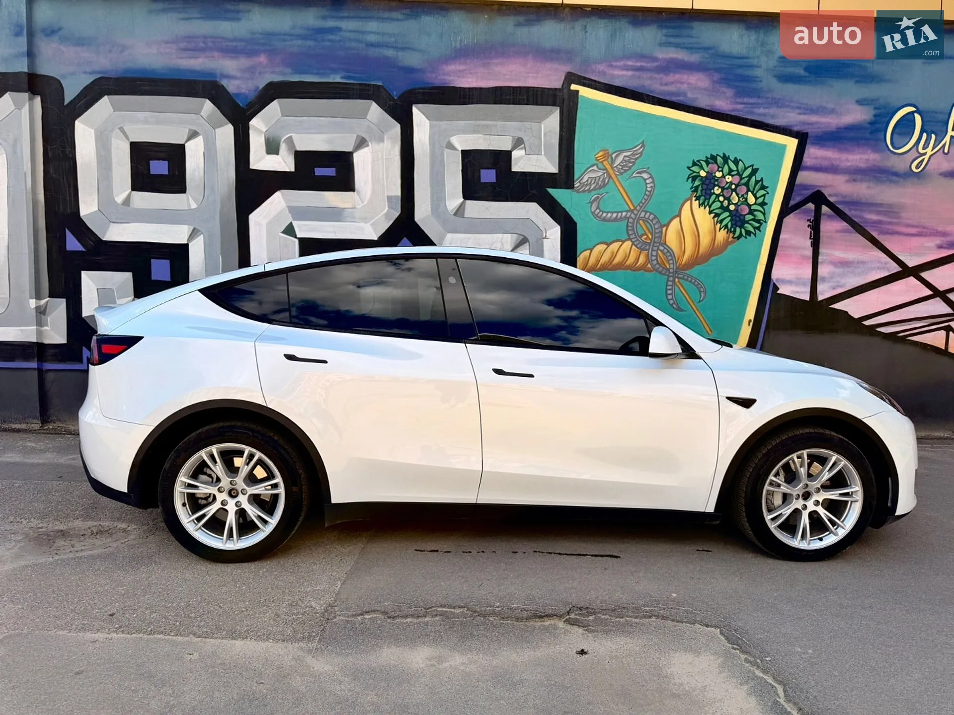 2024 Tesla Model Y - мініатюра 9