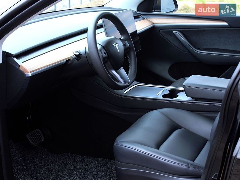 Позашляховик / Кросовер Tesla Model Y 2024 в Вінниці