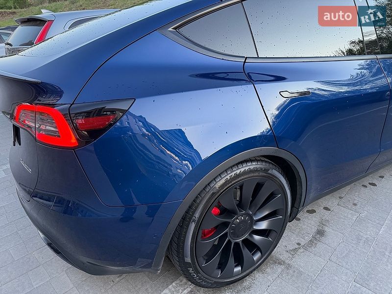Внедорожник / Кроссовер Tesla Model Y 2021 в Львове