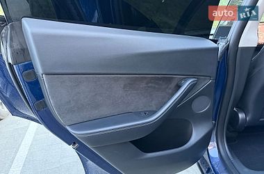 Внедорожник / Кроссовер Tesla Model Y 2021 в Львове