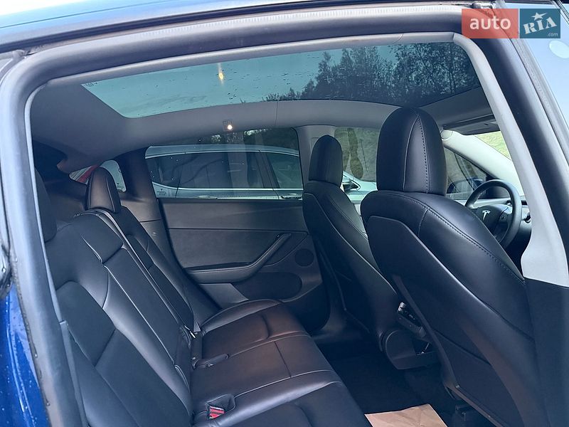 Внедорожник / Кроссовер Tesla Model Y 2021 в Львове