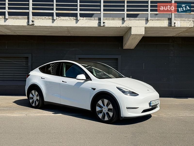 Внедорожник / Кроссовер Tesla Model Y 2023 в Киеве